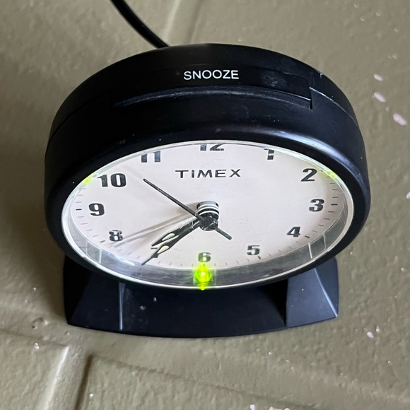 Vintage Timex Alarm Clock - Picture 2 of 5